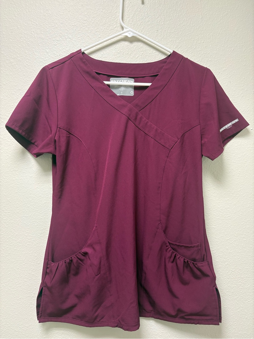 Skechers Barco Women's Work Purple Solid V-Neck Scrub Top w/ Pockets, S